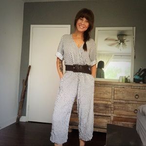 Super cute black and white jumper